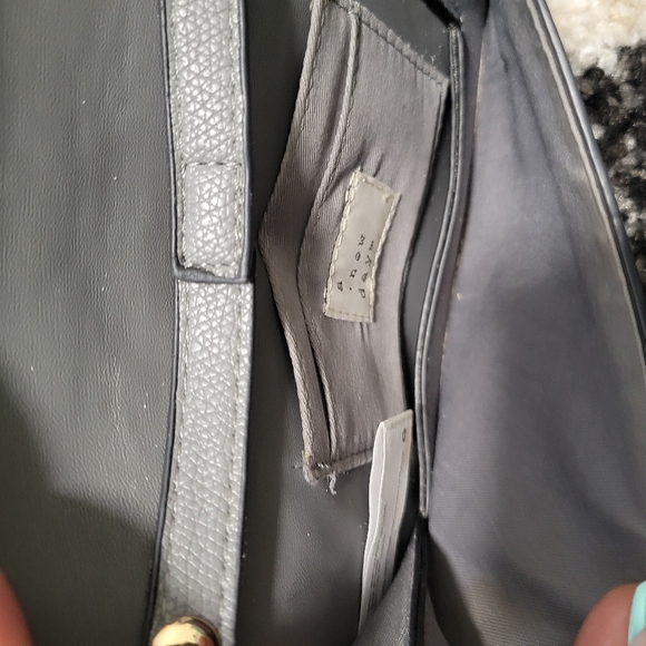 Purse - Picture 2 of 2